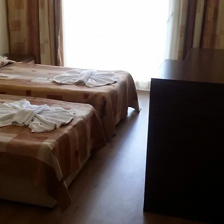Primera & App Apartahotel
