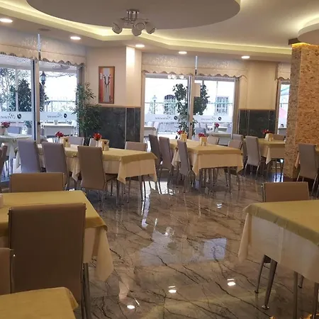 Apartahotel Primera & App