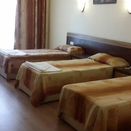 Primera & App Hotel de apartamente