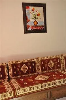 Ξενοδοχείο με διαμερίσματα Primera & App 3*