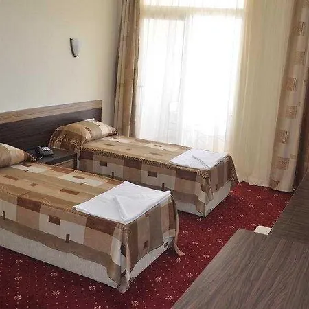 Primera & App Hotel apartamentowy 3*