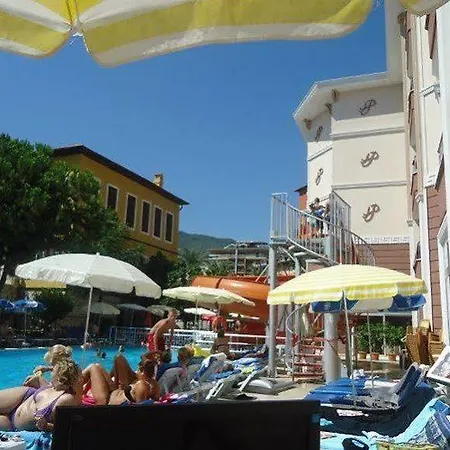 Primera & App Hotel de apartamente