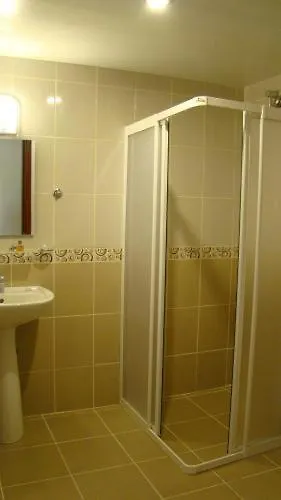 Primera & App Lägenhetshotell 3*